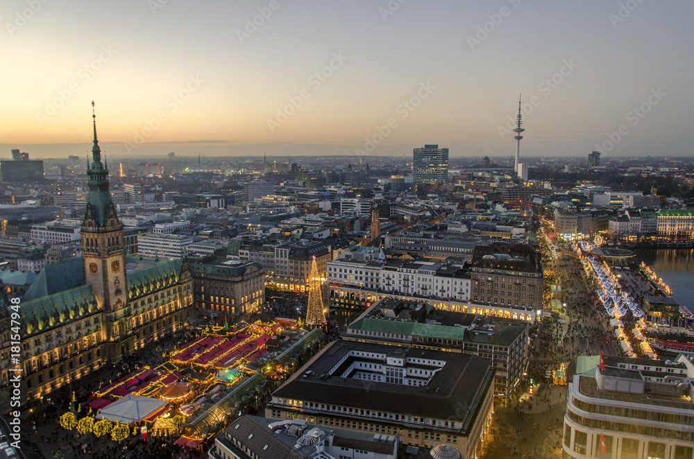 Obraz premium christmas time in Hamburg with christmas market