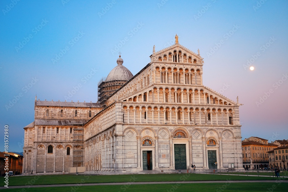 Fototapeta premium Cathedral at Piazza dei Miracoli moon