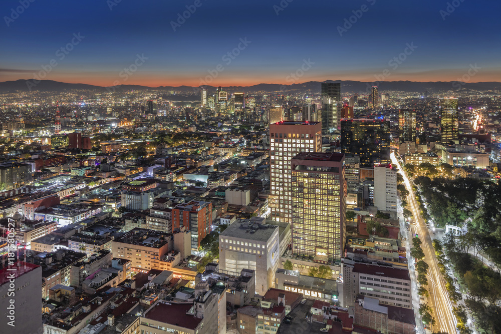 Fototapeta premium Mexico city at night.