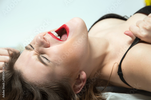 girl have orgasm