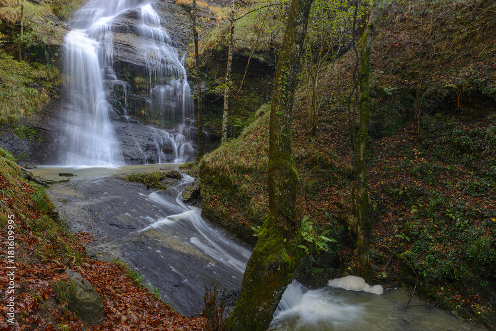 Uguna waterfall, Gorbea Natural Park, Vizcaya, Spain Uguna waterfall, Gorbea Natural Park, Vizcaya, Spain