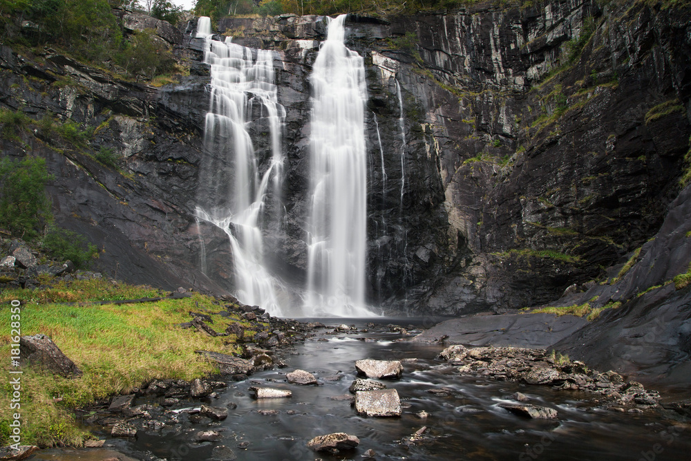 Fototapeta premium Skjervsfossen Waterfall