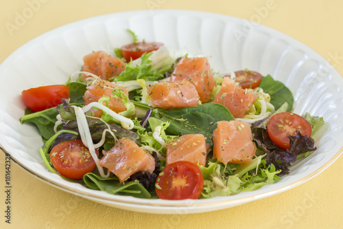 Smoken salmon salad