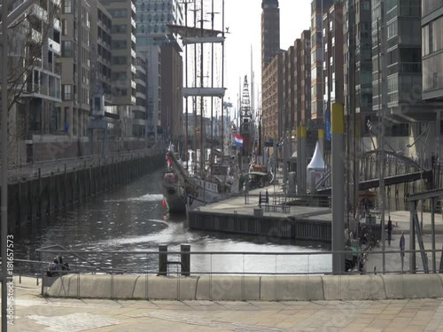 Schiffe im Hafen, reales anamorphot