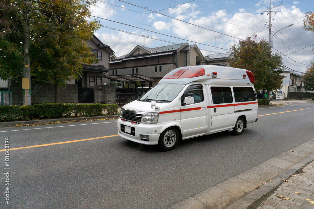 Fototapeta premium 救急車