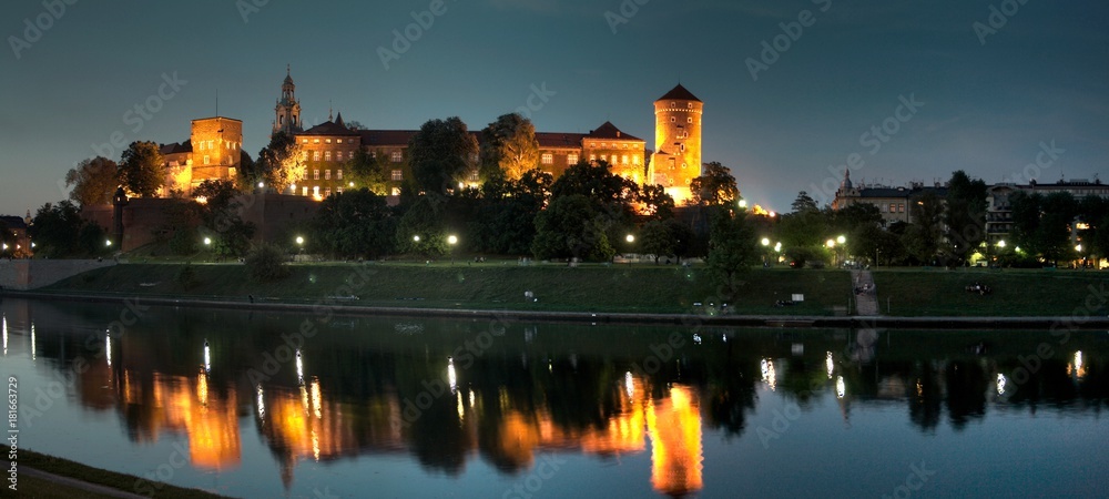 nightphoto of wawel castle krakow poland