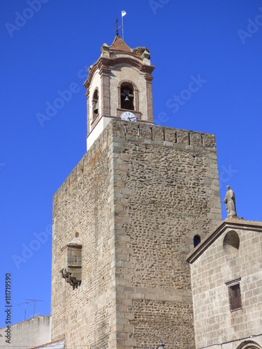 Fregenal de la sierra, pueblo en Badajoz ( Extremadura, España) © VEOy.com