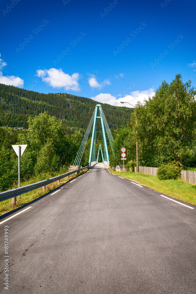A bridge in a remote part of Norwegian nature