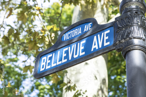 street sign Bellevue ave, the famous avenue with the historic manisons and the cliff walk