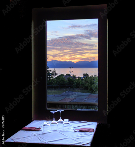 tramonto dalla finestra