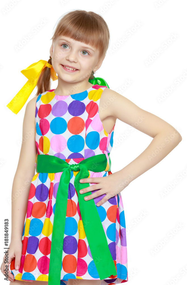 Little girl gesticulating.