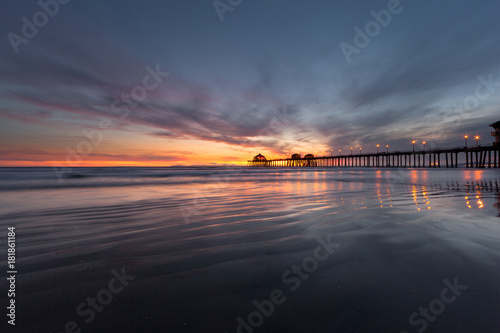 Fototapeta Naklejka Na Ścianę i Meble -  Sunset Huntington Beach 