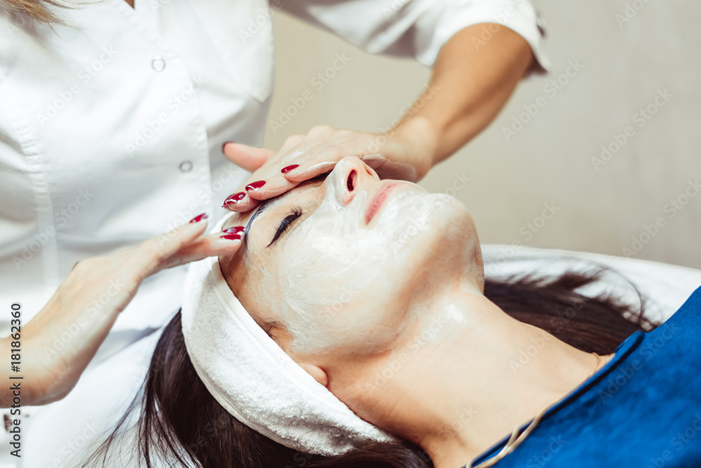 facial peels at the salon
