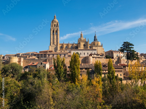 Vista panoramica de la ciudad de Segovia, con su catedral