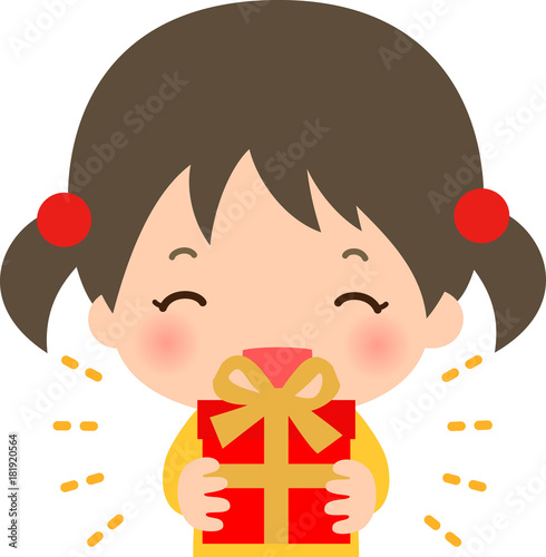プレゼントの箱を持った笑顔の女の子