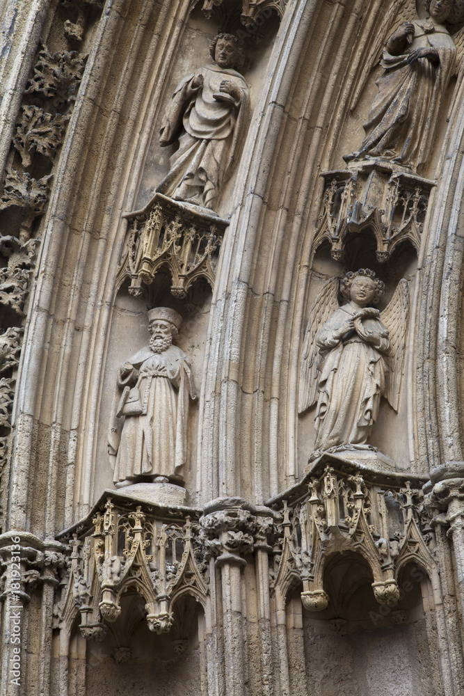 Saint Figures on Saint-Pierre Church, Bordeaux