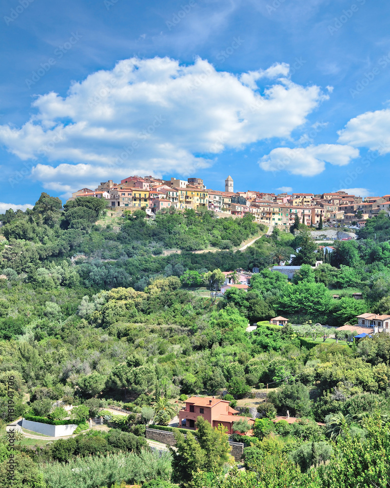 Blick auf das Bergdorf Capoliveri auf der Insel Elba,Toskana,Mittelmeer,Italien