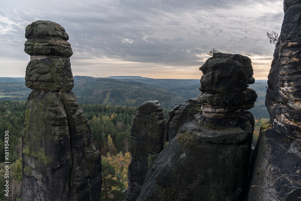 Fototapeta premium Barbarine, Pfaffenstein in Abendstimmung