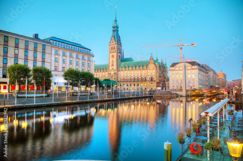 Obraz na płótnie Rathaus of Hamburg, Germany w salonie