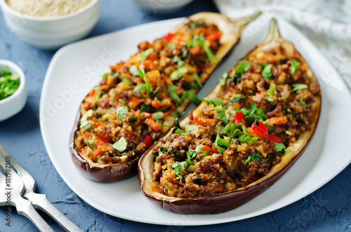 Canvastavla Minced meat quinoa vegetables stuffed eggplants