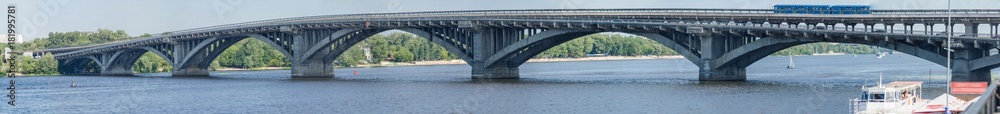 Obraz premium Panorama of the metro bridge in Kyiv