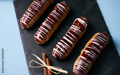 фотографія Traditional French desserts eclairs