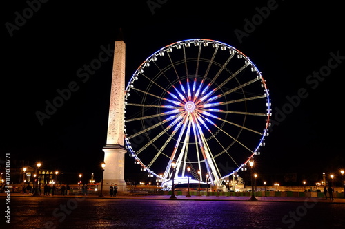 la vue nocturne à Paris, France © LASOUR
