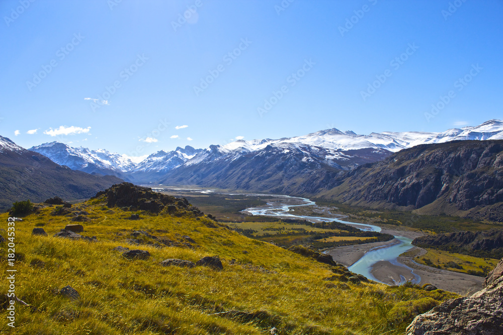 Fototapeta premium 【アルゼンチンの世界遺産】ロス・グラシアレス国立公園の風景