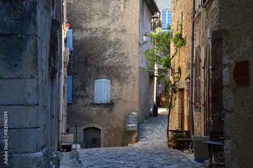 Typical french narrow street © Ulrick-T