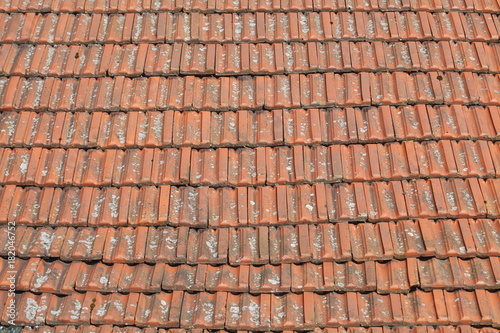 Rote Dachziegel, Dachziegelsteine, Dach
