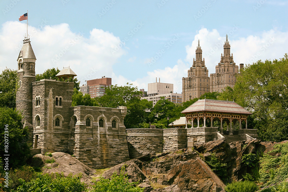 Belvedere Castle in Central Park, New York - obrazy, fototapety, plakaty 