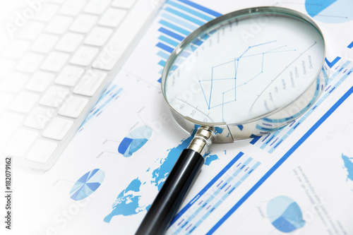 Tableau sur toile verifica, analisi, economia, statistiche
