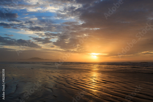 Nascer do sol na praia