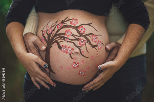 premama bodypainting
