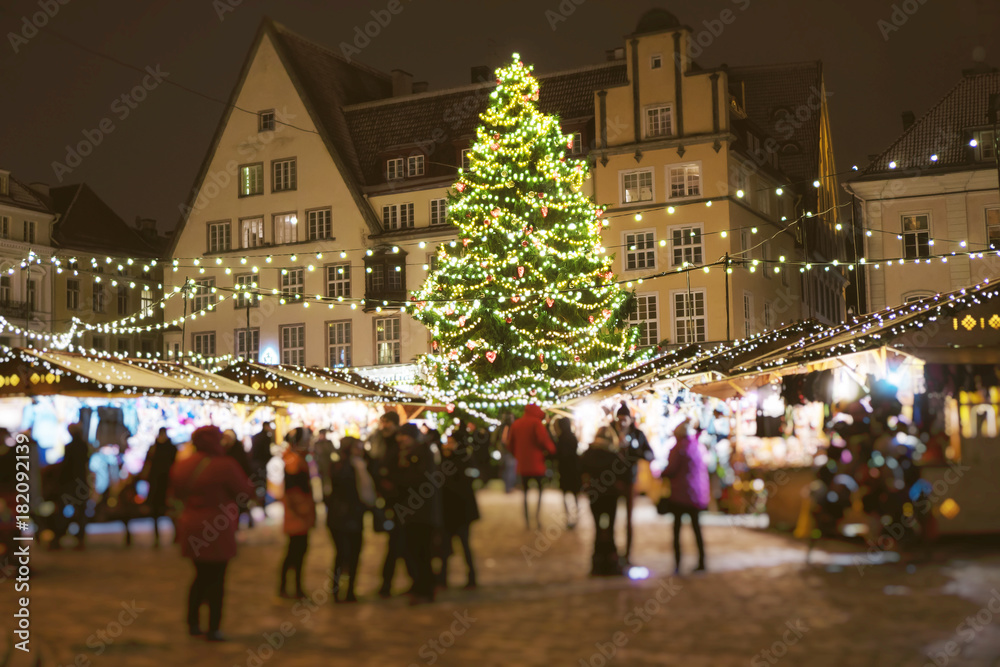 Christmas market at the Town Hall Square. - obrazy, fototapety, plakaty 