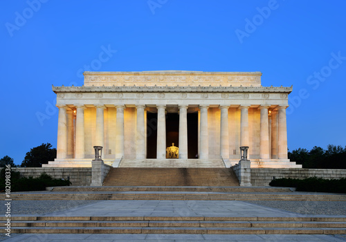 Lincoln Memorial at Dawn