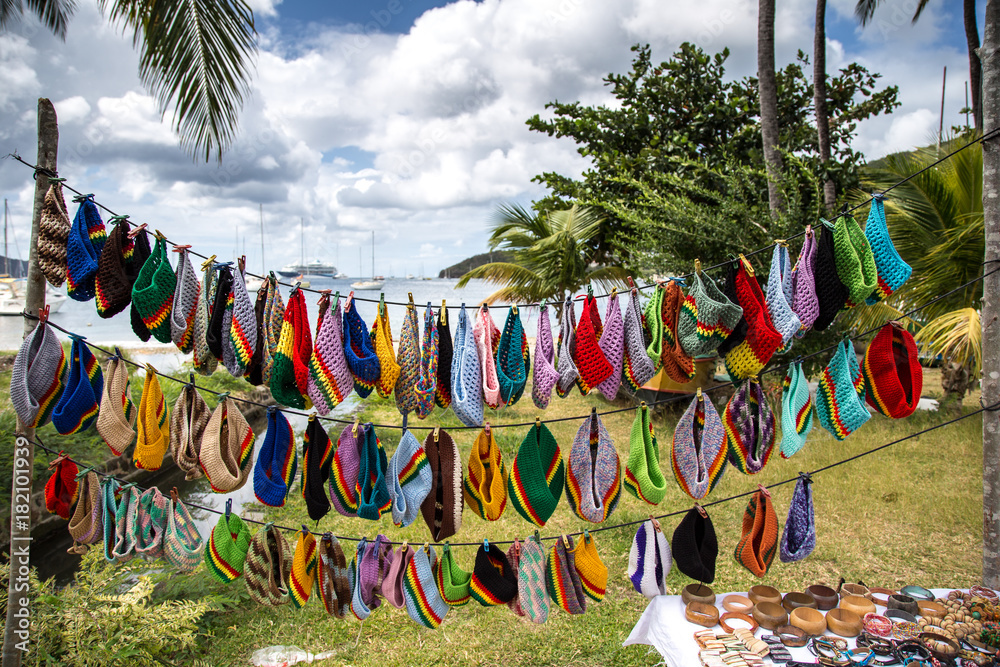 Obraz premium échoppe de bonnet rasta sur à Bequia sur une île de Saint-Vincent et les Grenadines