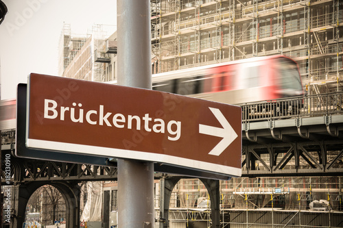Schild 302 - Brückentag