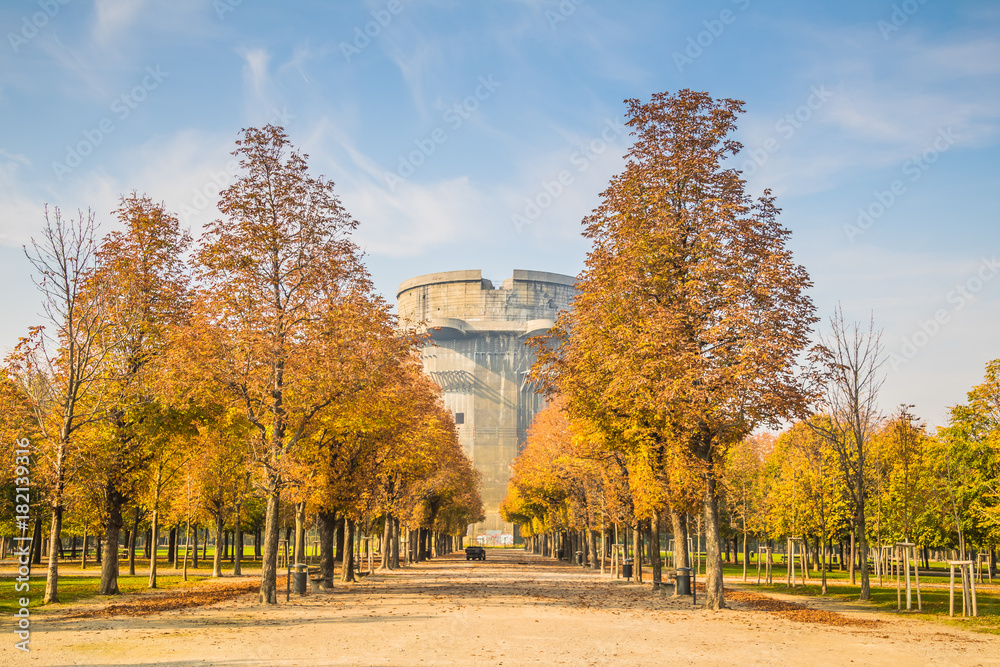 Fototapeta premium Augarten in Herbst in Wien
