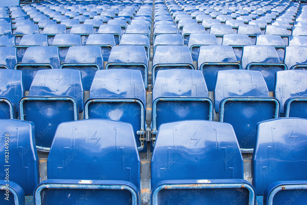 Fototapeta premium Puste miejsca na stadionie piłkarskim