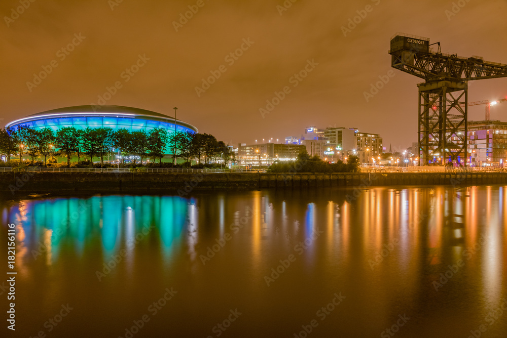 night panorama of the city of Glasgow in Scotland