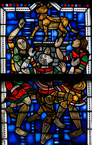 фотографія Stained Glass in Worms - Worship of the Golden Calf