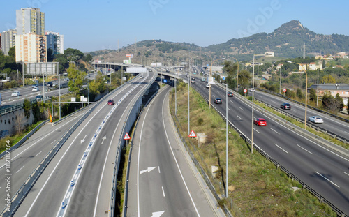 paisaje de autopista y carreteras    © luzimag