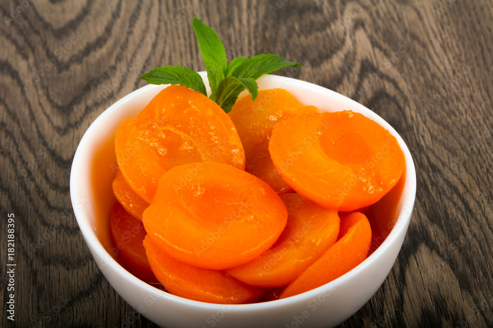 Canned apricots