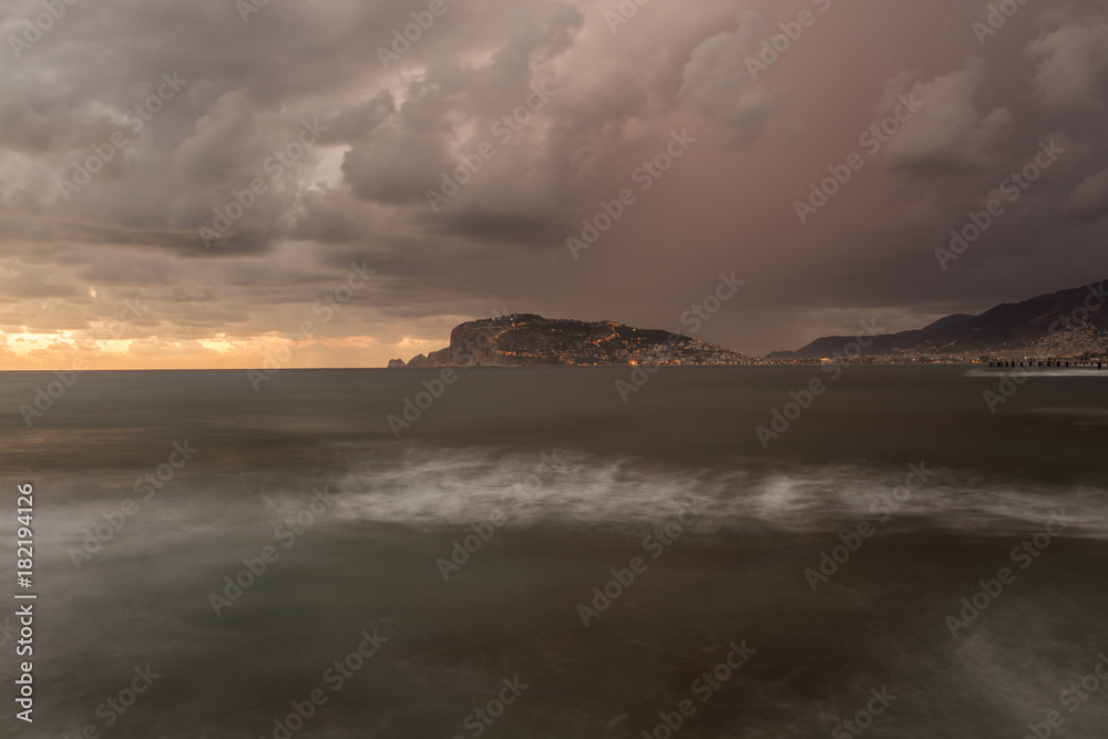 Obraz premium Alanya castle rock at sunset. Long exposure seascape 