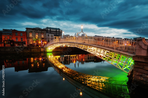 Fotografie, Obraz Ha'penny Bridge Dublin