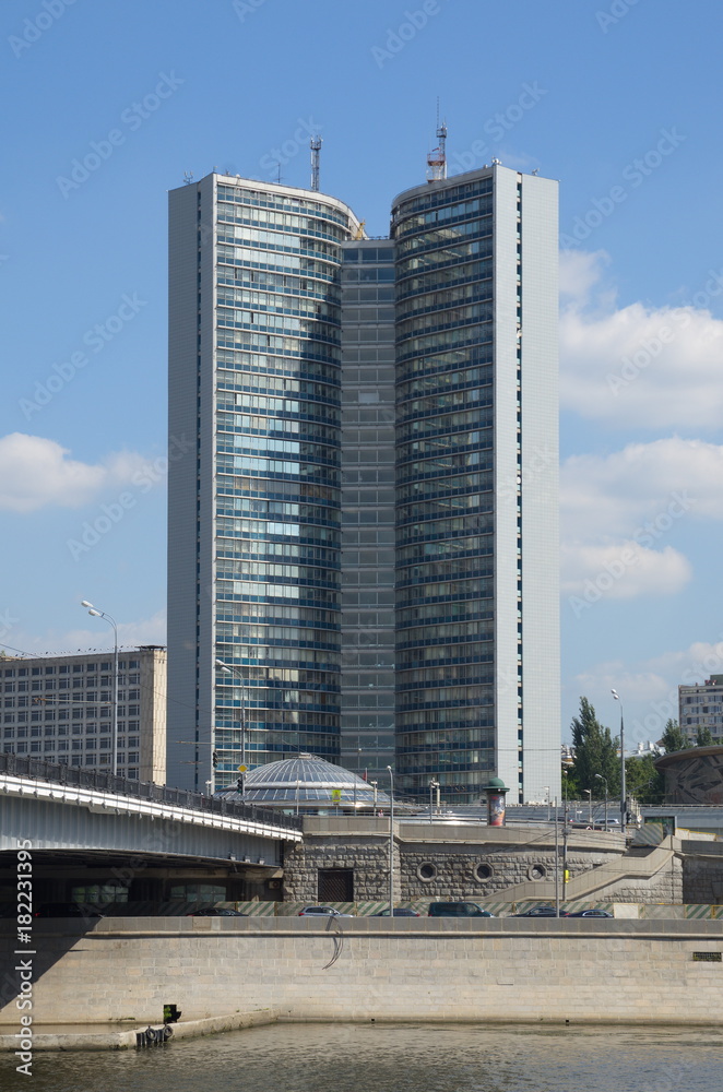 Fototapeta premium Moscow, Russia - August 10, 2017: The Building of the Moscow Government on New Arbat street 36
