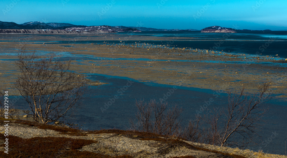 Fjord à Porsanger, Finnmark, Norvège Fjord à Porsanger, Finnmark, Norvège