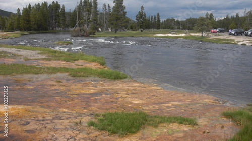 midway geyser basin parc national de yellowstone photo