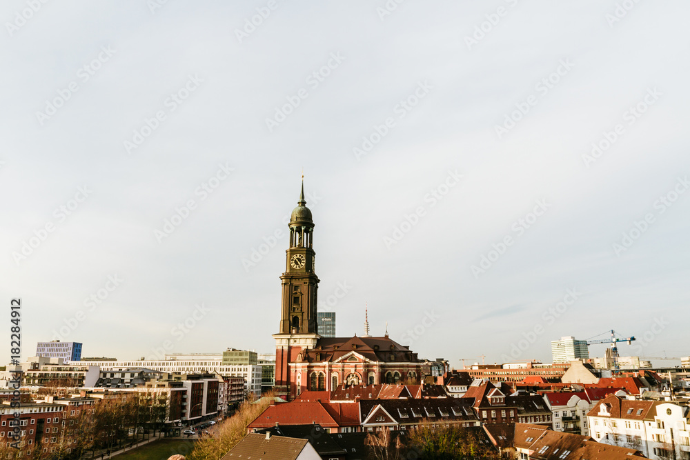 Das Wahrzeichen Hamburgs - Der Hamburger Michel Stock Photo | Adobe Stock